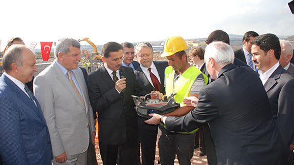 ÇOLAKOĞLU’NDAN EĞİTİME BİR DESTEK DAHA…