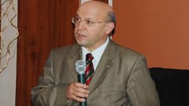 Büyük düşünmek büyük olmaya giden en tartışmasız kapıdır